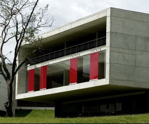 Parque Biblioteca Leon de Greiff Fuente flickr com Usuario Guia de Viajes Oficial de Medellín3
